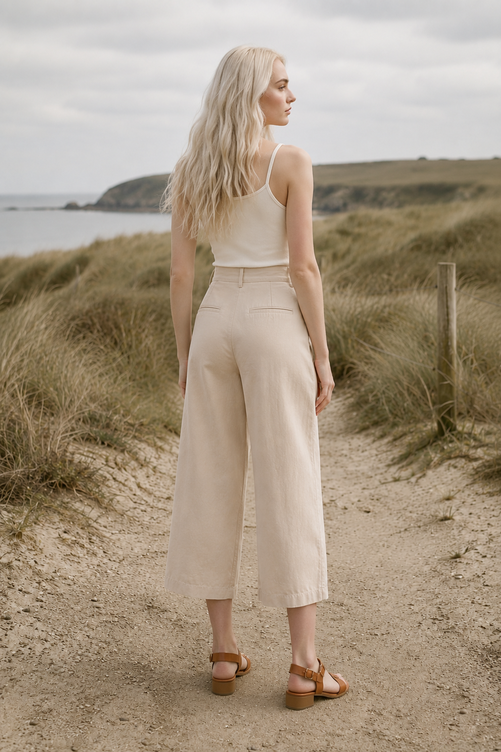 Fern 84 crop trouser movement and seam read