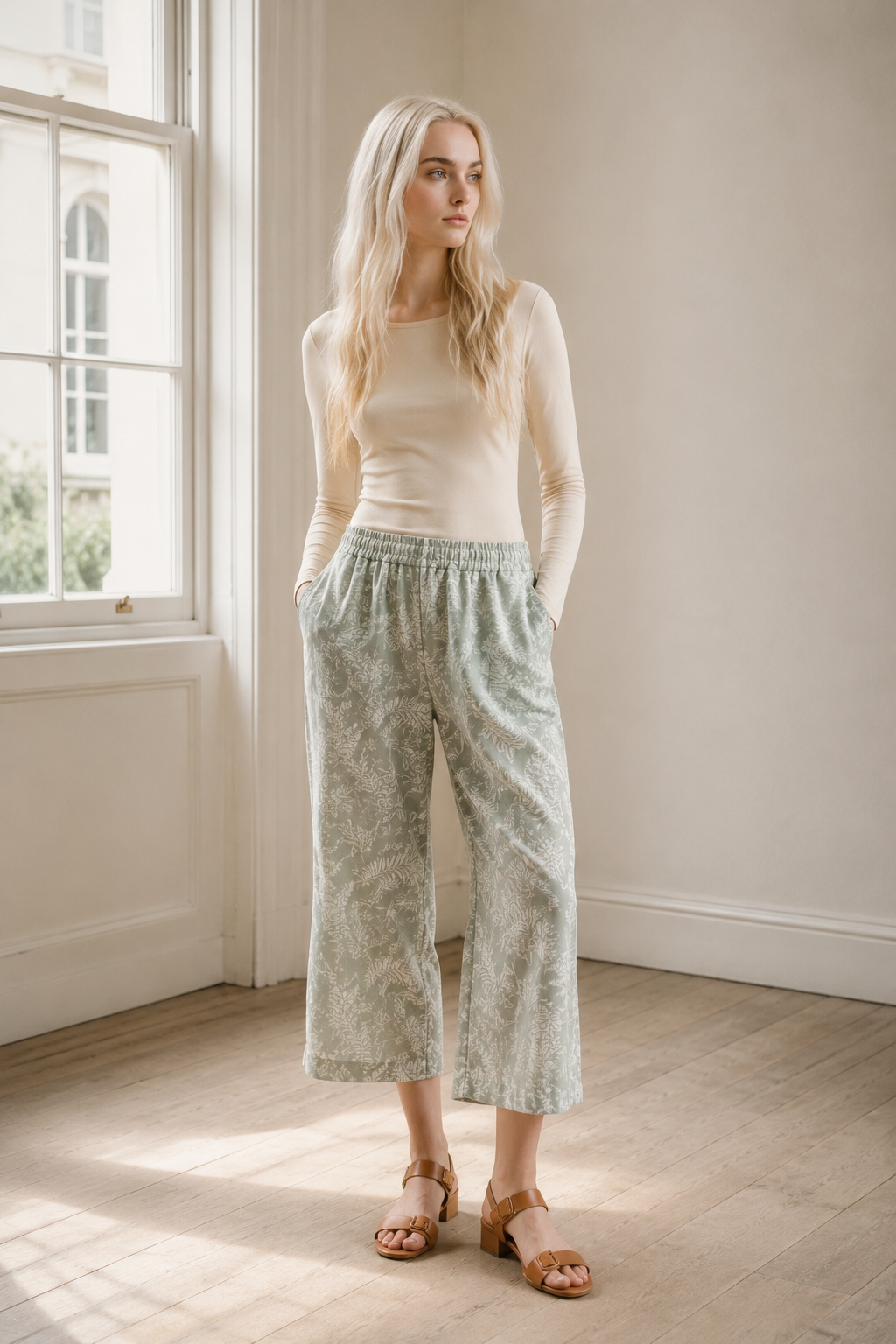 Fern 24 crop trouser product hero