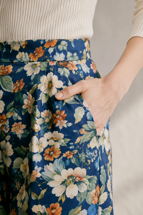 Fern 44 crop trouser fabric detail